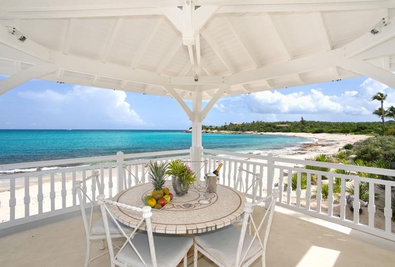 Sxm006 – Beachfront villa with pool and tennis on Plum Bay
