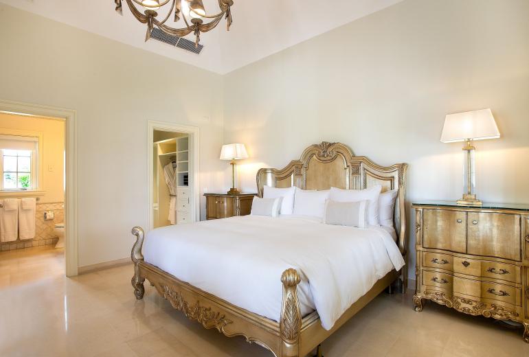 Sxm006 – Beachfront villa with pool and tennis on Plum Bay