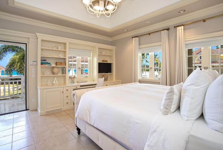 Sxm006 – Beachfront villa with pool and tennis on Plum Bay