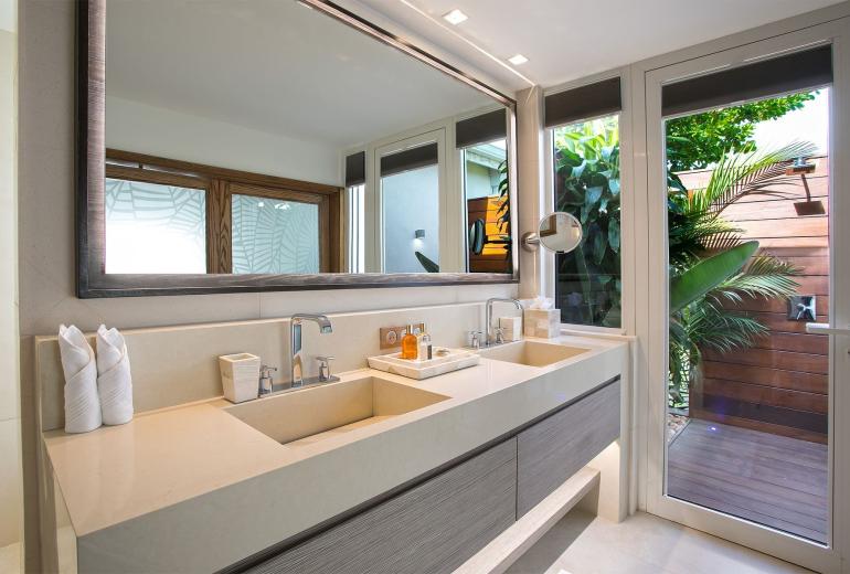 Sxm007 – Stylish sea-view villa with pool in Terres Basses