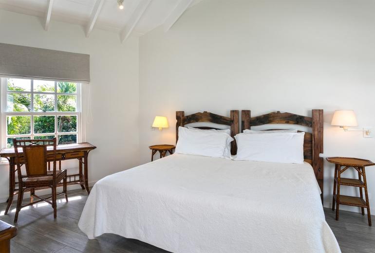 Sxm008 – Oceanview villa with garden in Baie Rouge Beach