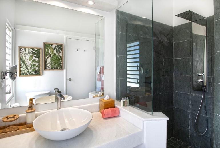 Sxm009 – Elegant sea-view villa near Baie Rouge Beach