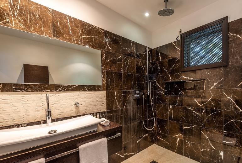 Sxm010 – Modern villa with ocean view near Plum Bay Beach