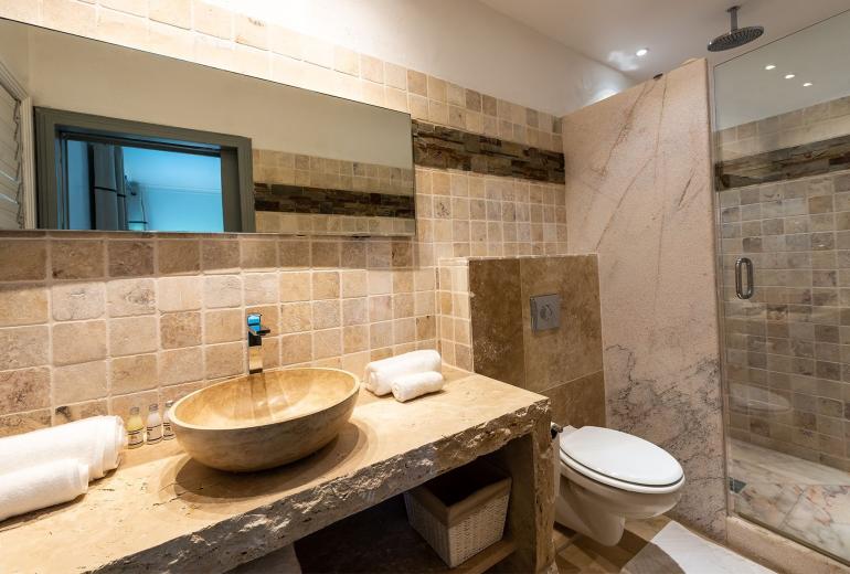 Sxm010 – Modern villa with ocean view near Plum Bay Beach