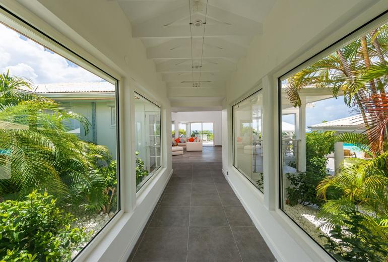 Sxm010 – Modern villa with ocean view near Plum Bay Beach