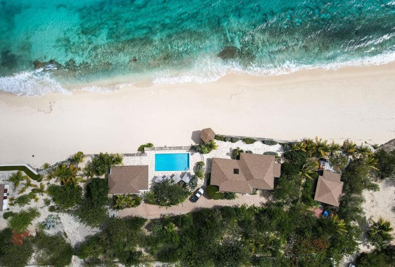 Sxm011 – Charming beachfront villa on Baie Longue Beach