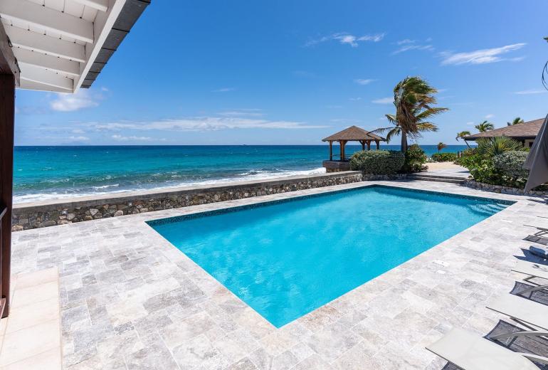 Sxm011 – Charming beachfront villa on Baie Longue Beach
