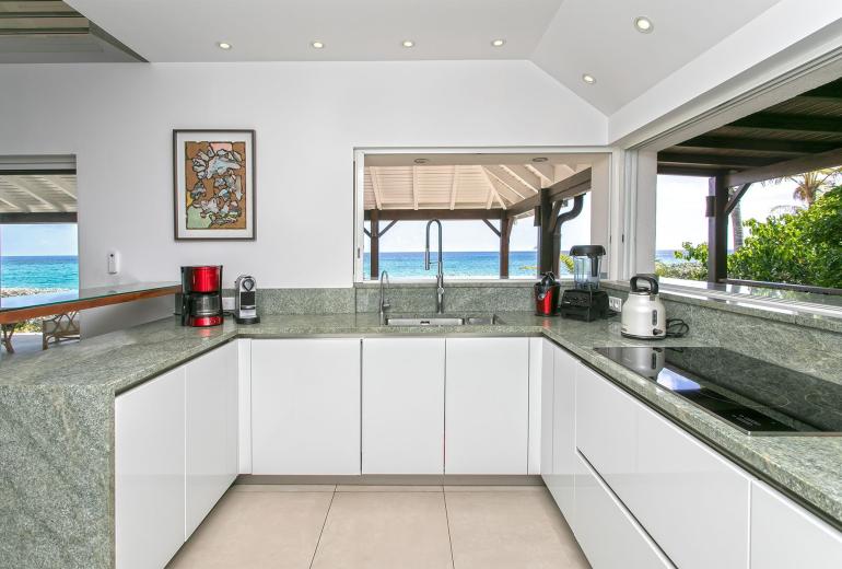 Sxm011 – Charming beachfront villa on Baie Longue Beach