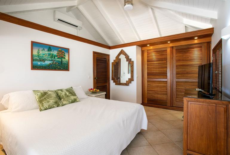 Sxm011 – Charming beachfront villa on Baie Longue Beach