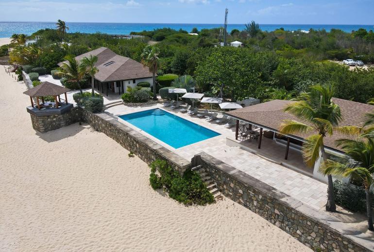 Sxm011 – Charming beachfront villa on Baie Longue Beach