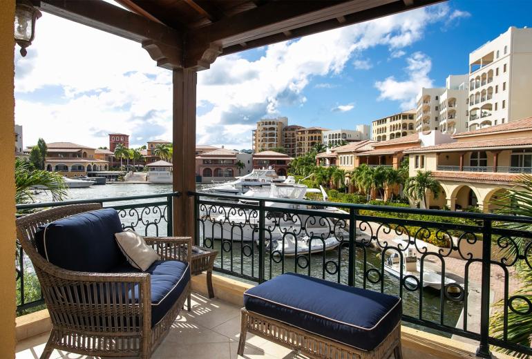 Sxm032 – Appartement avec vue sur la marina à Porto Cupecoy