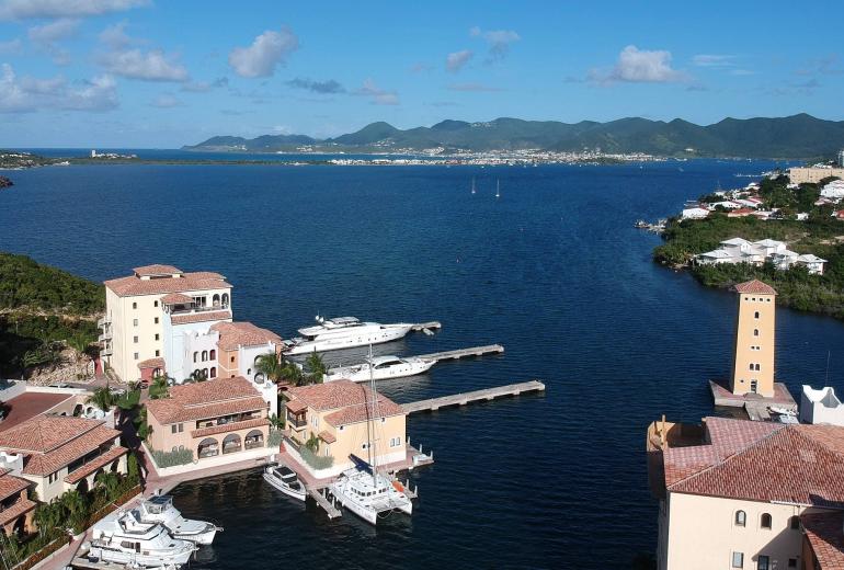 Sxm032 – Appartement avec vue sur la marina à Porto Cupecoy