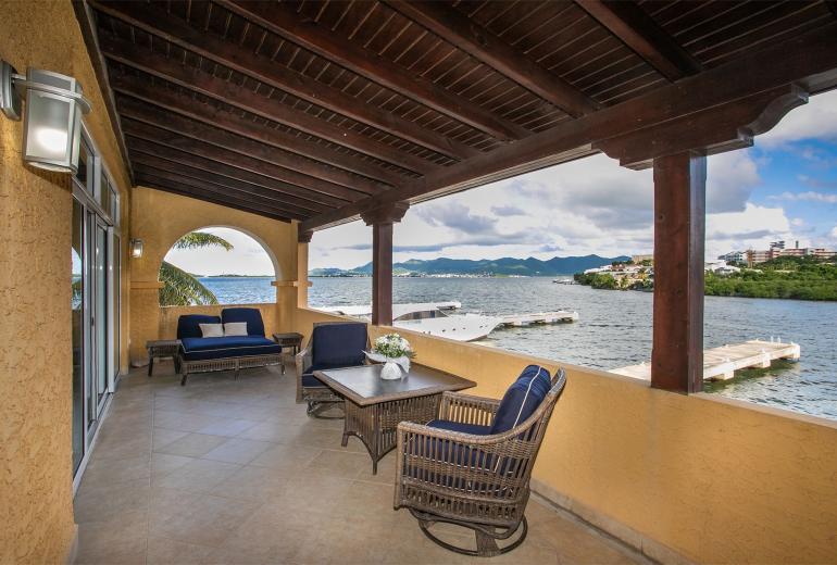 Sxm032 – Appartement avec vue sur la marina à Porto Cupecoy