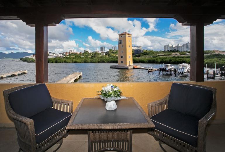 Sxm032 – Appartement avec vue sur la marina à Porto Cupecoy