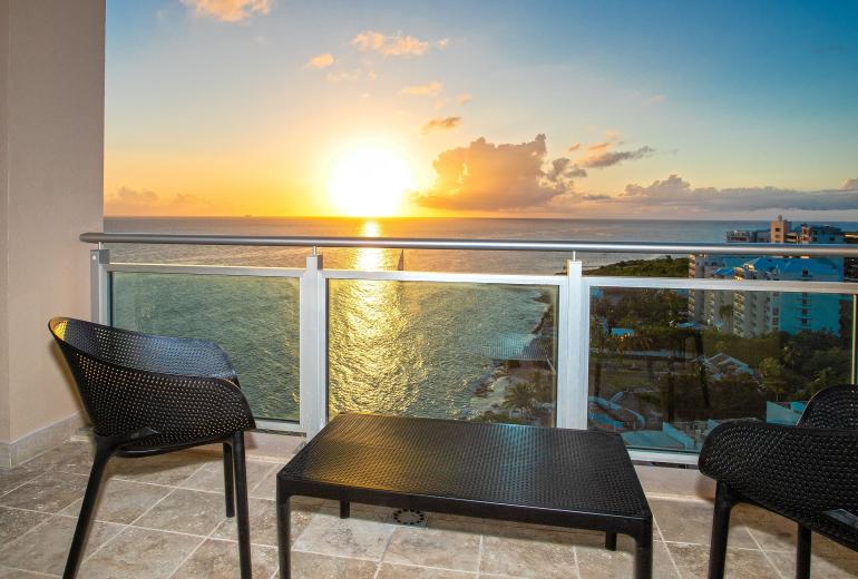 Sxm043 – Penthouse frente al mar con terraza en The Cliff
