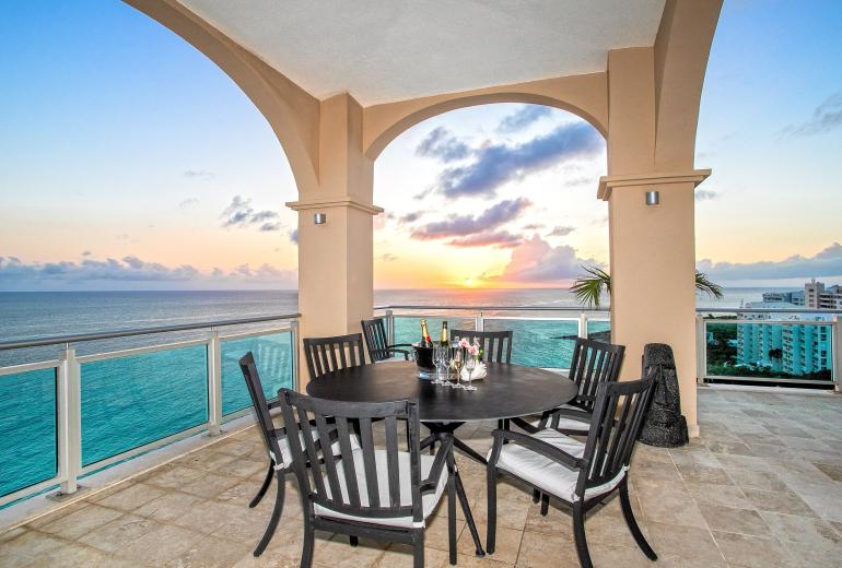 Sxm043 – Penthouse frente al mar con terraza en The Cliff