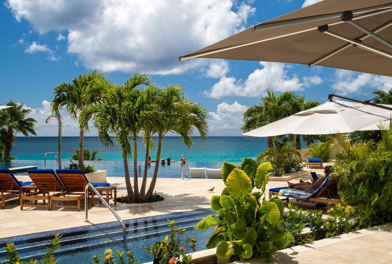 Sxm043 – Penthouse frente al mar con terraza en The Cliff