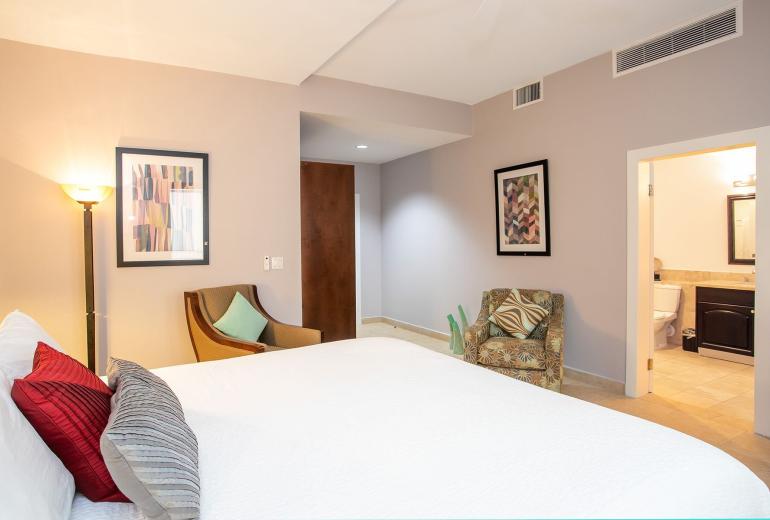 Sxm046 – Modern apartment with lagoon view in Cupecoy