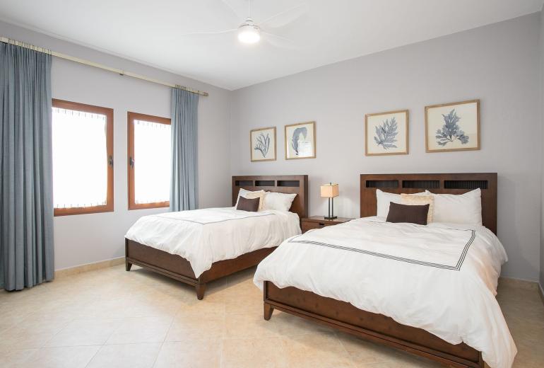 Sxm046 – Modern apartment with lagoon view in Cupecoy