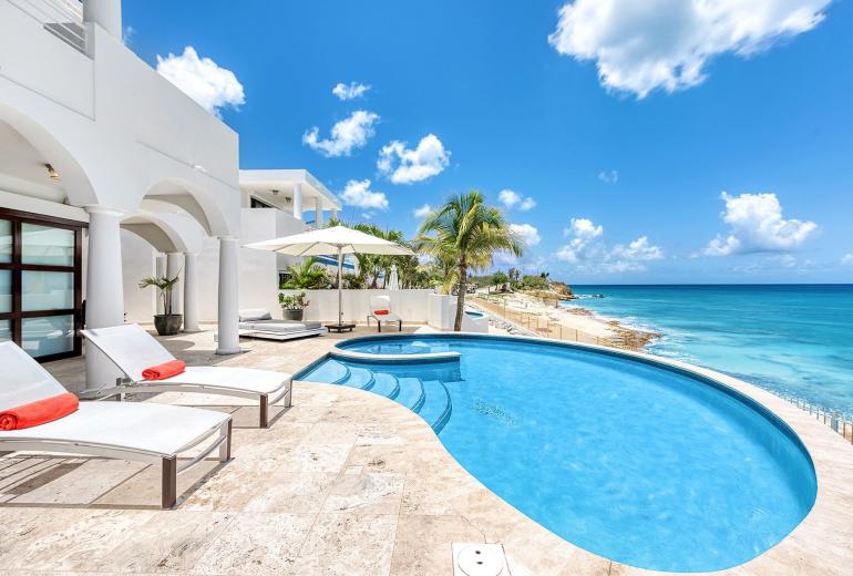Sxm055 – Villa en bord de mer avec piscine à Cupecoy