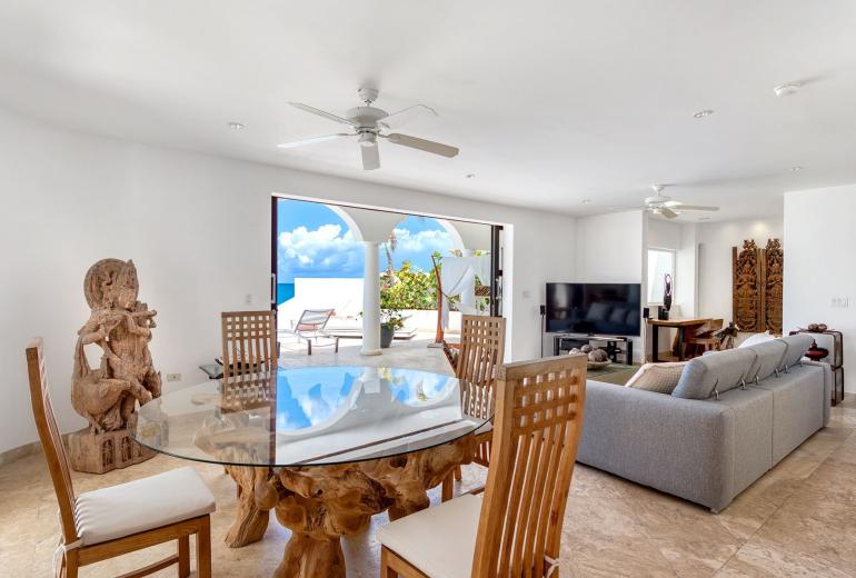 Sxm055 – Villa frente a la playa con piscina en Cupecoy