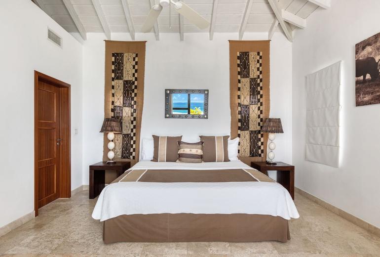 Sxm055 – Villa en bord de mer avec piscine à Cupecoy