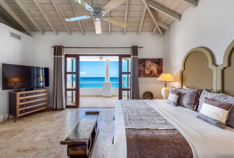Sxm055 – Villa en bord de mer avec piscine à Cupecoy