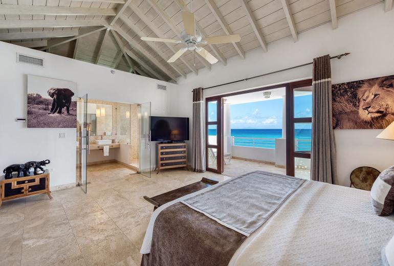 Sxm055 – Villa en bord de mer avec piscine à Cupecoy
