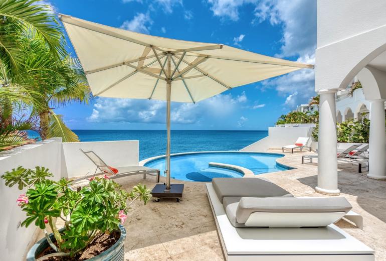 Sxm055 – Villa en bord de mer avec piscine à Cupecoy