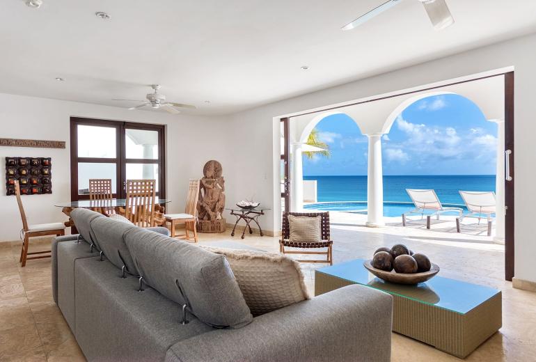 Sxm055 – Villa en bord de mer avec piscine à Cupecoy