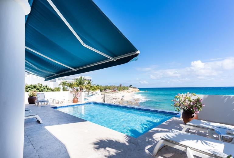Sxm056 – Villa frente al mar con terraza en Cupecoy