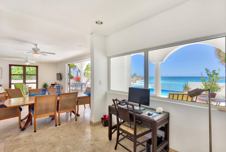 Sxm056 – Villa frente al mar con terraza en Cupecoy