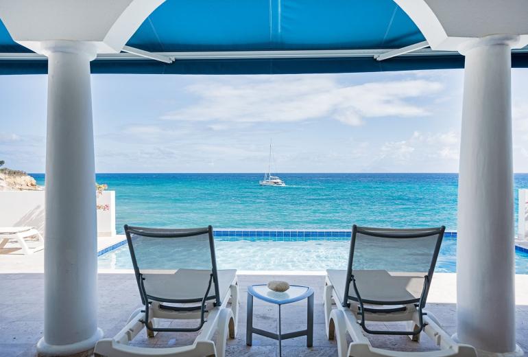 Sxm056 – Villa frente al mar con terraza en Cupecoy