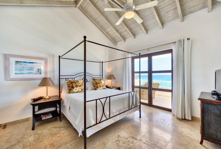 Sxm056 – Villa frente al mar con terraza en Cupecoy