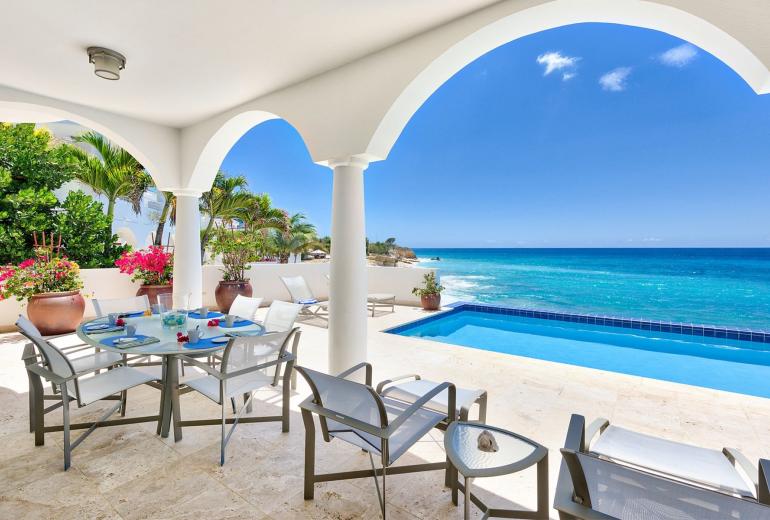 Sxm056 – Villa frente al mar con terraza en Cupecoy