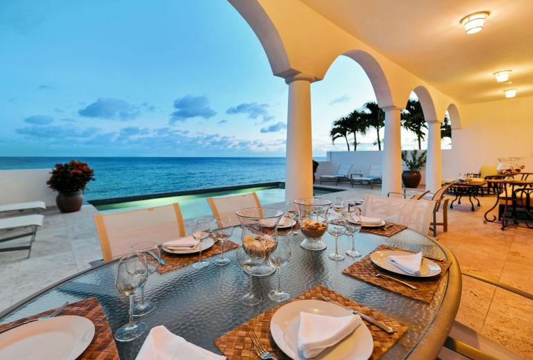 Sxm056 – Villa frente al mar con terraza en Cupecoy