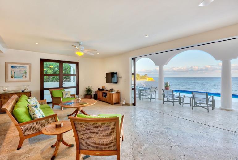 Sxm056 – Villa frente al mar con terraza en Cupecoy