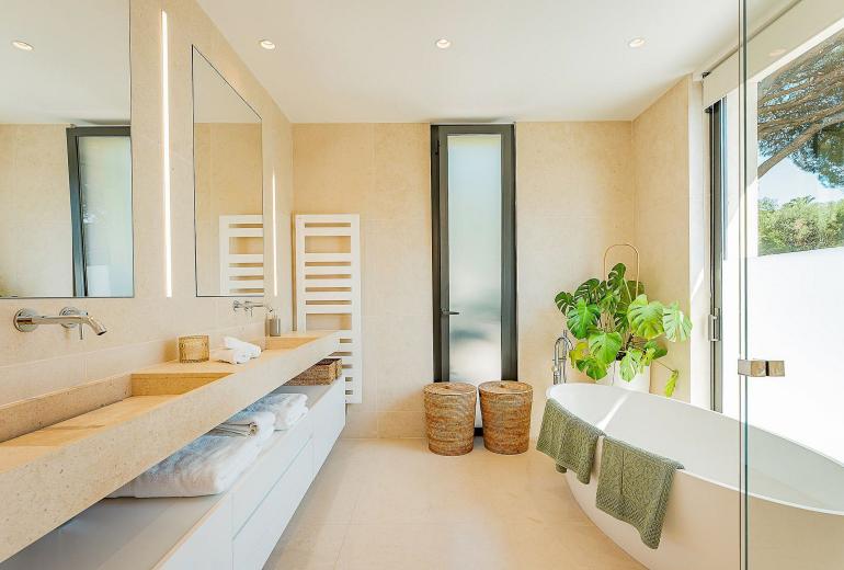 Azu059 - Exceptional Luxury Villa in Cap Tahiti