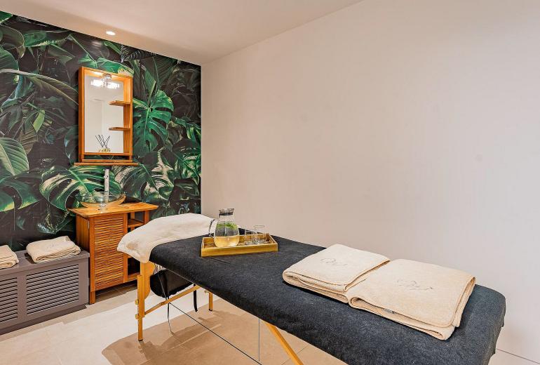 Azu059 - Exceptional Luxury Villa in Cap Tahiti