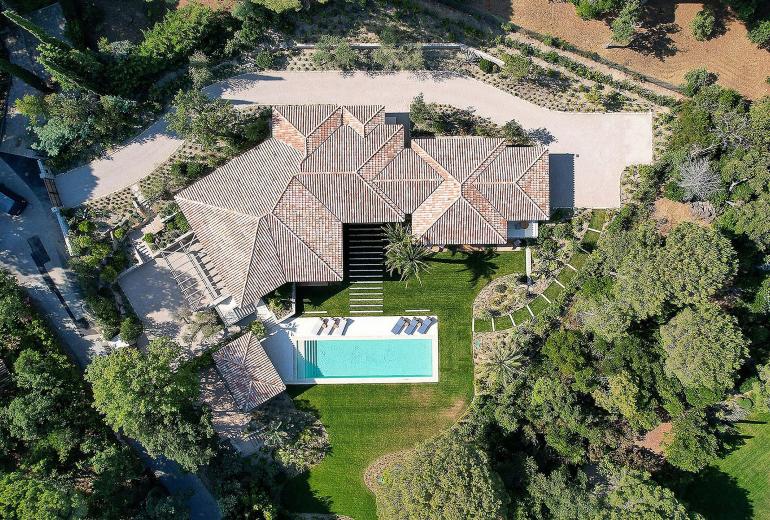 Azu084 - Villa Contemporaine à Saint-Tropez