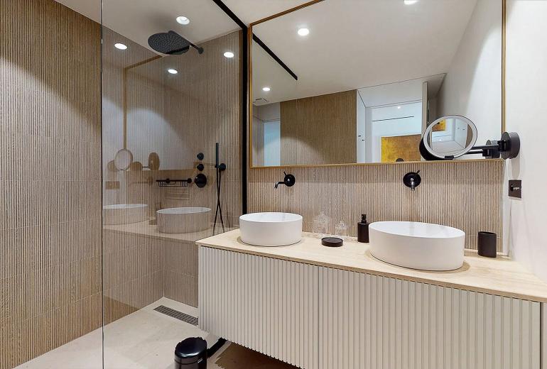 Azu084 - Villa Contemporánea en Saint-Tropez