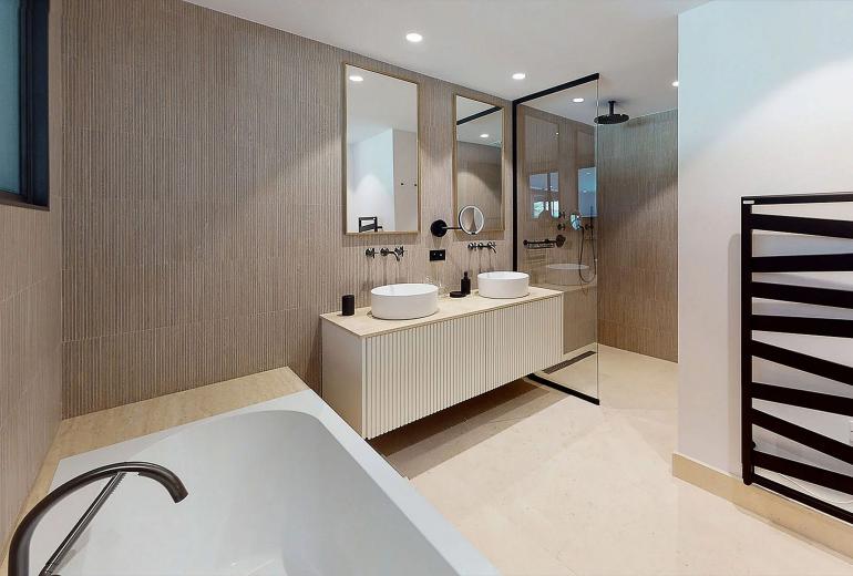 Azu084 - Villa Contemporánea en Saint-Tropez