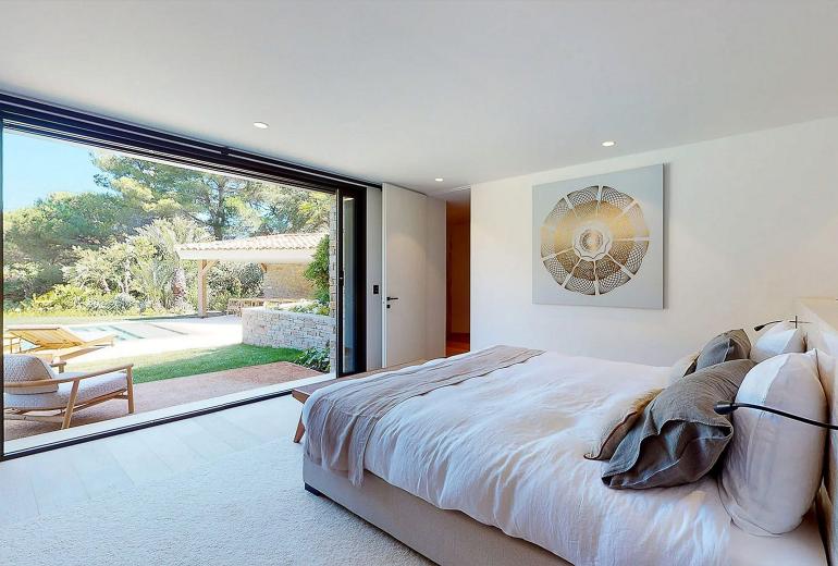 Azu084 - Villa Contemporaine à Saint-Tropez
