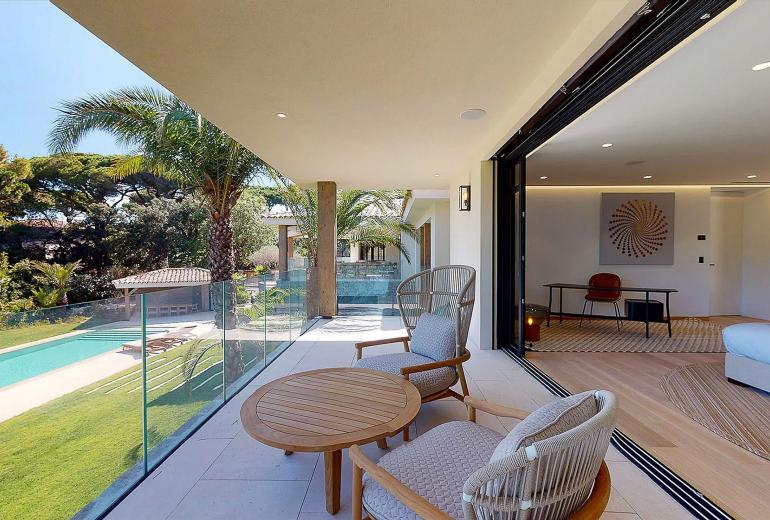 Azu084 - Villa Contemporaine à Saint-Tropez