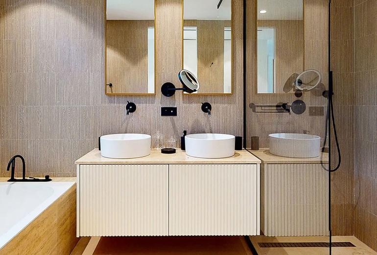 Azu084 - Villa Contemporánea en Saint-Tropez