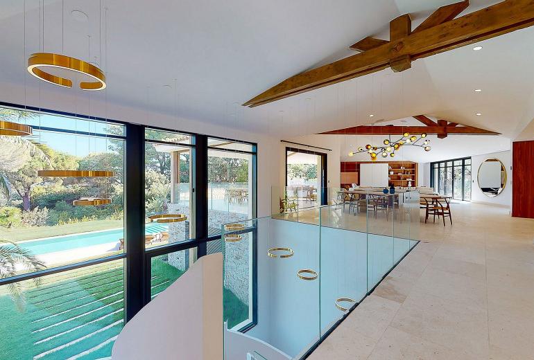 Azu084 - Villa Contemporaine à Saint-Tropez