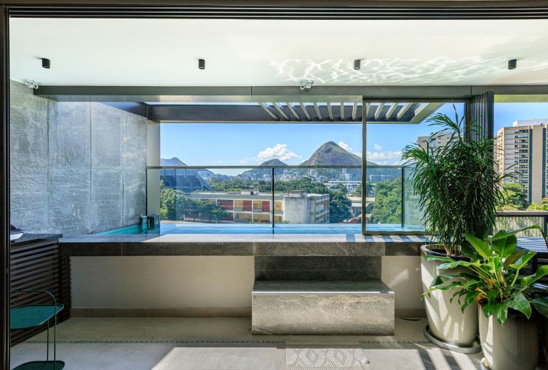 Rio146 - Stunning duplex penthouse in Leblon
