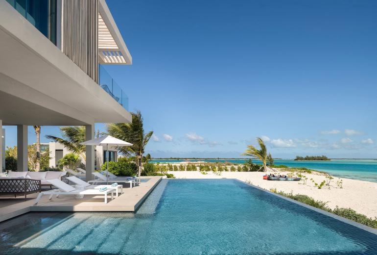 Tci002 – Elegante vila à beira-mar em Grace Bay