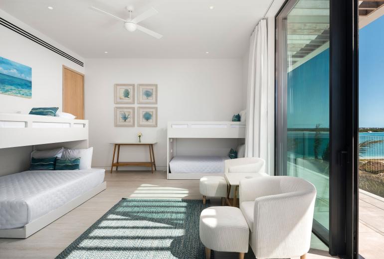 Tci002 – Elegante vila à beira-mar em Grace Bay