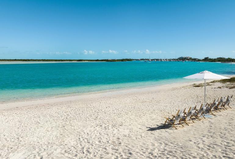Tci002 – Elegante vila à beira-mar em Grace Bay